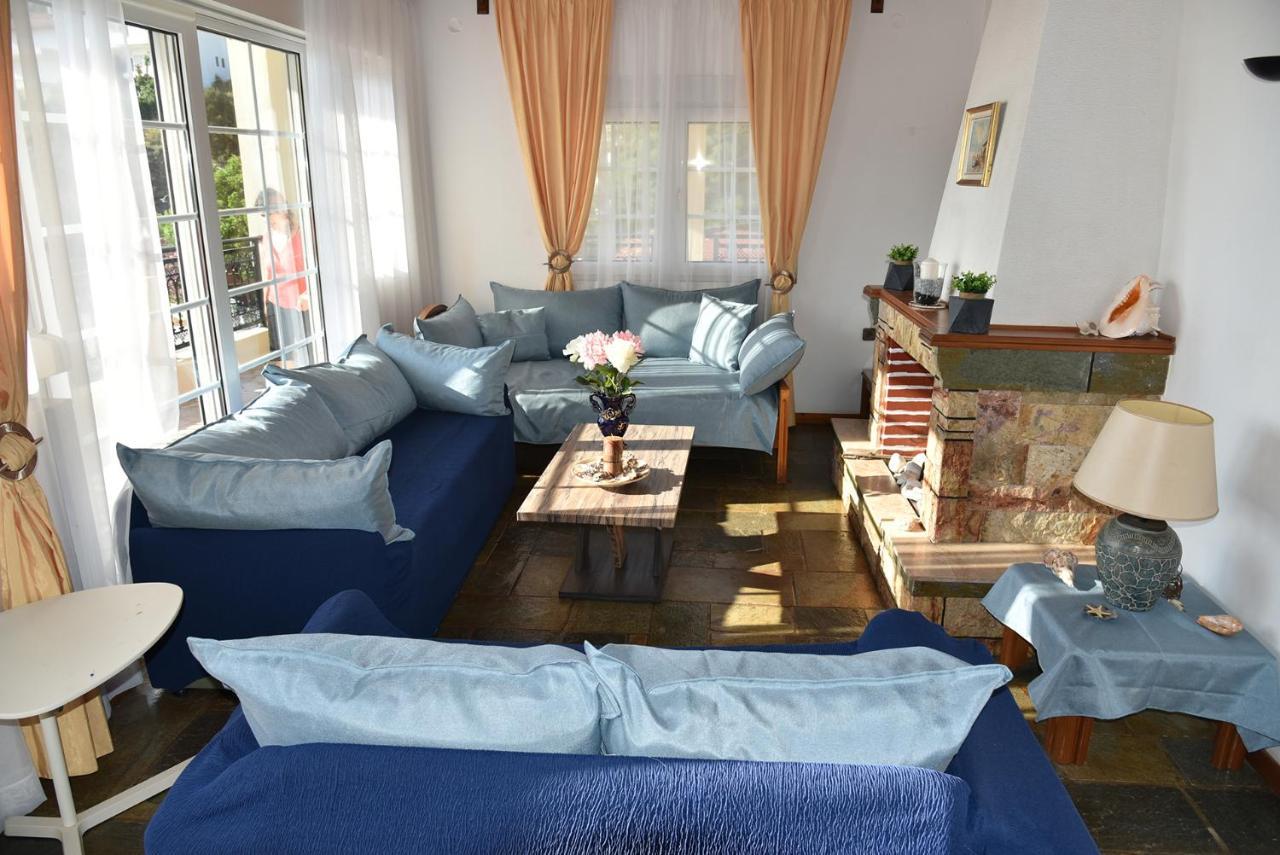 Irene'S Beach Front House Vromopousi Eksteriør bilde