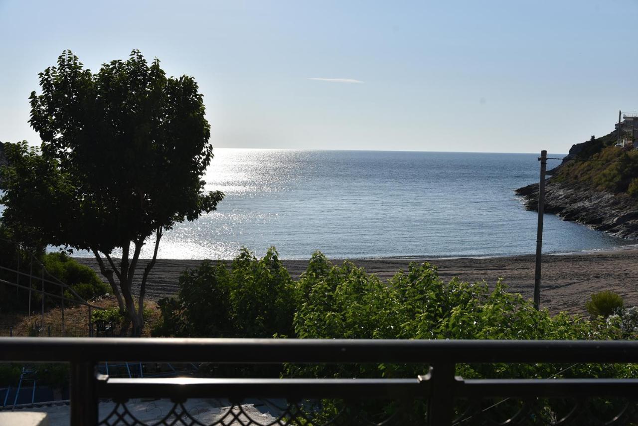 Irene'S Beach Front House Vromopousi Eksteriør bilde